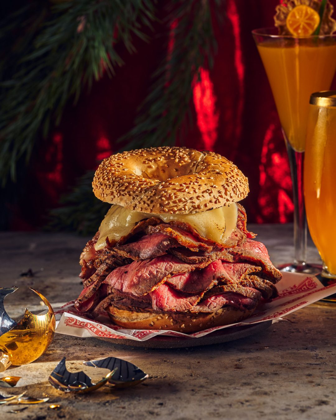 Der Runde Braten Bagel mit Käse und Pikanterie